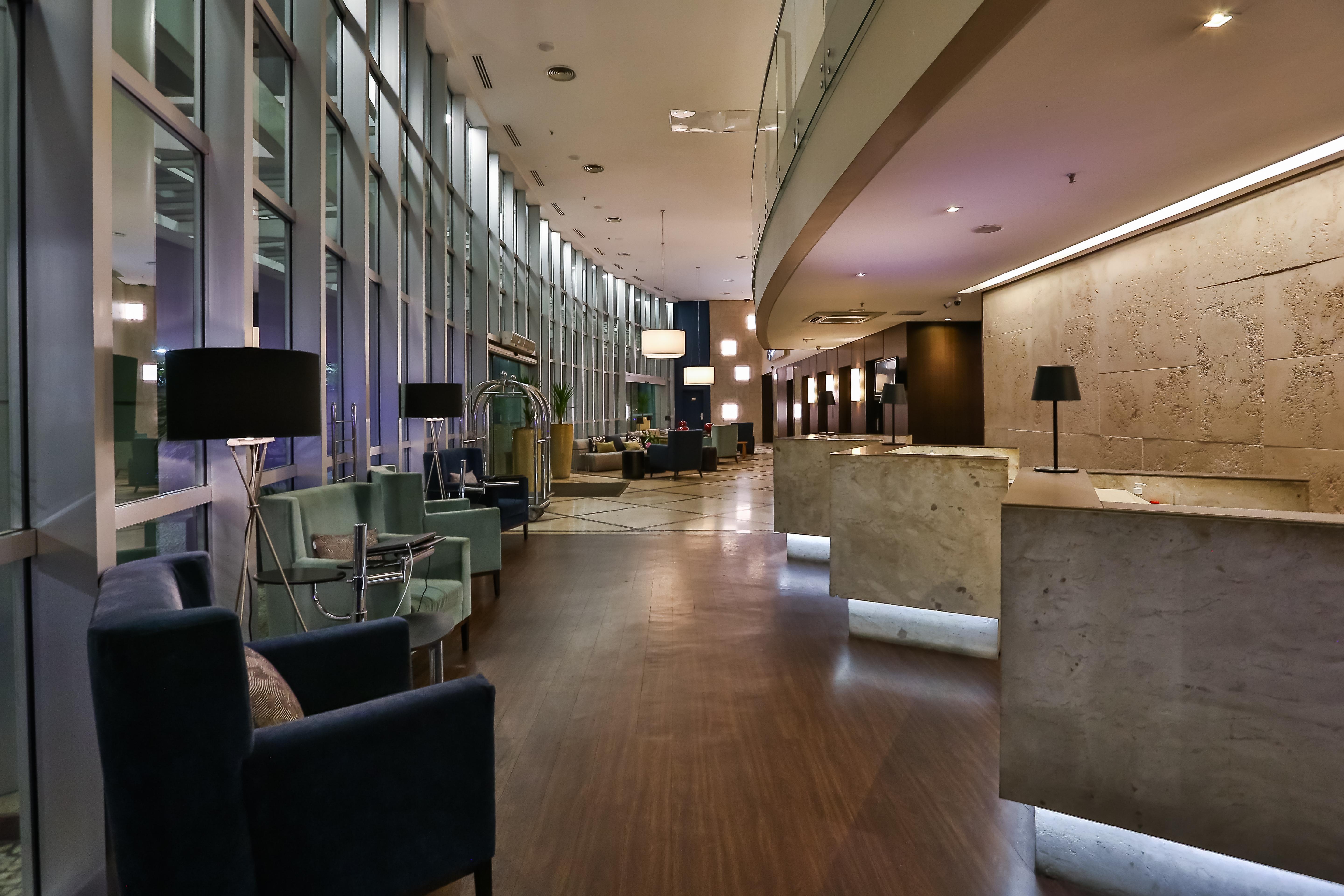 Radisson Vila Olimpia Sao Paulo Bagian luar foto The lounge at the airport