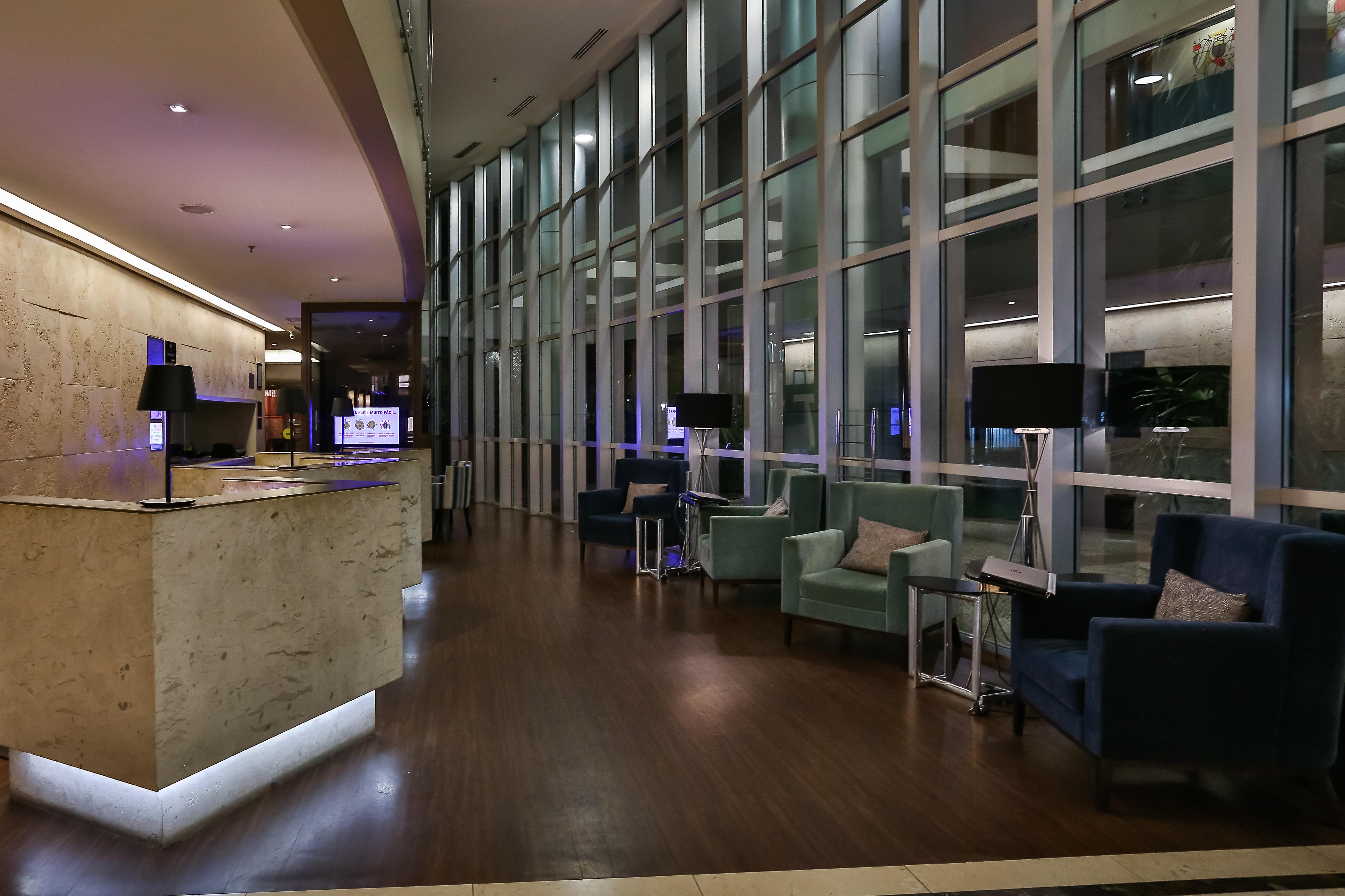 Radisson Vila Olimpia Sao Paulo Bagian luar foto The lounge at the airport