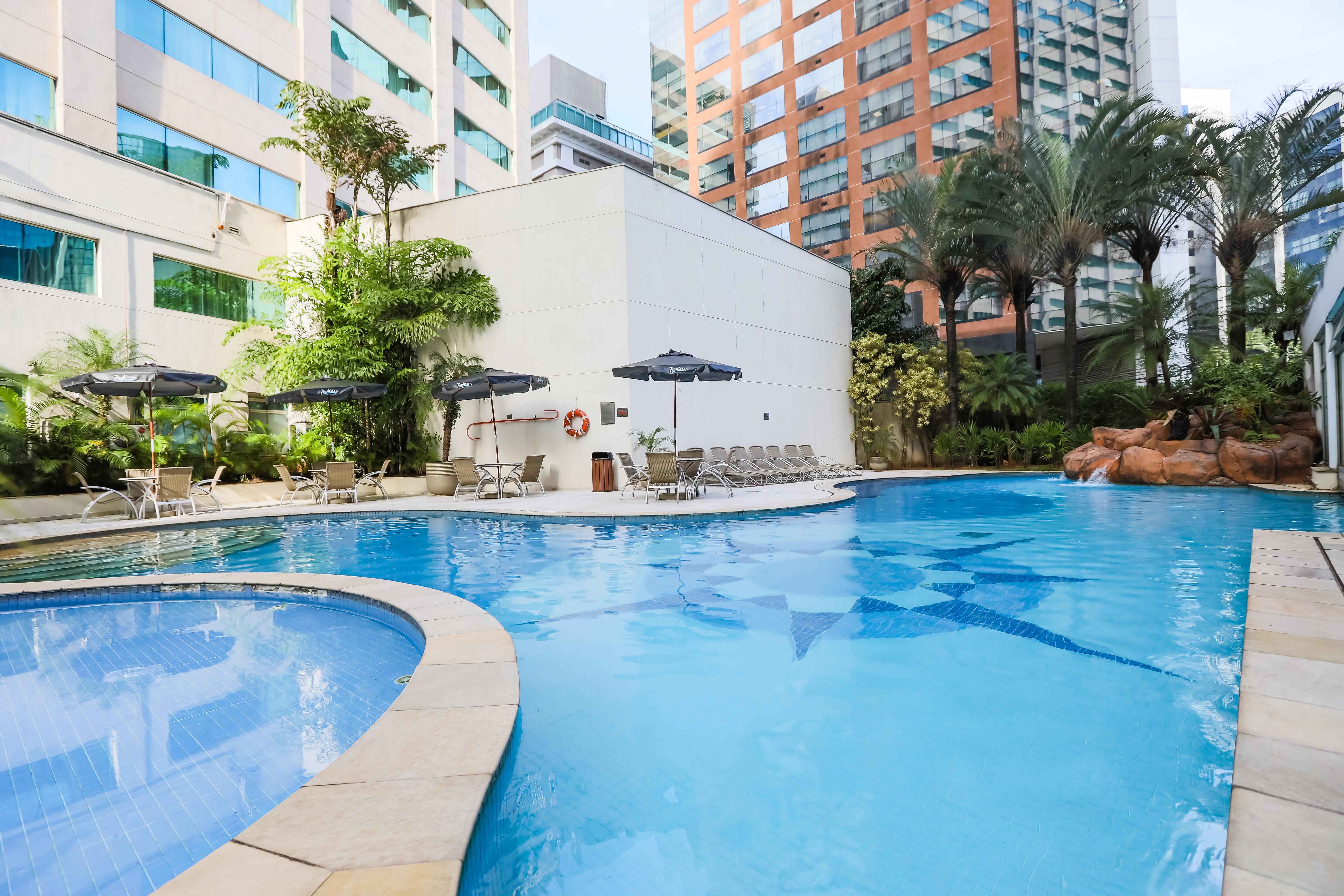 Radisson Vila Olimpia Sao Paulo Bagian luar foto Swimming pool